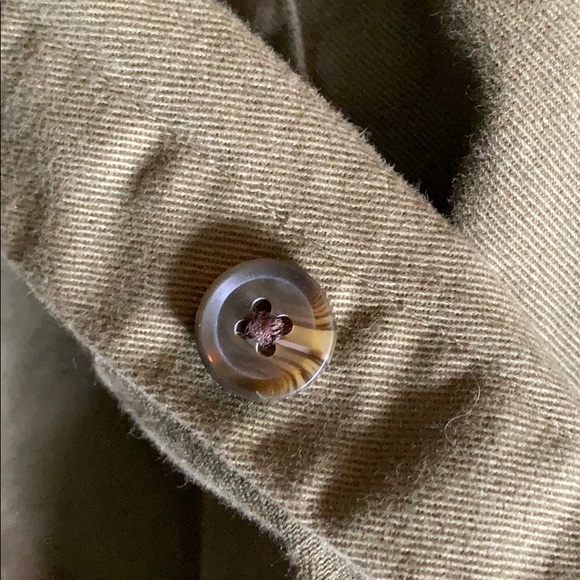 Old Navy Long sleeve army green button down shirt - Picture 4 of 6